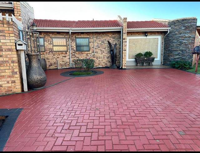 3 BEDROOM HOUSE FOR SALE IN SEBOKENG UNIT 10